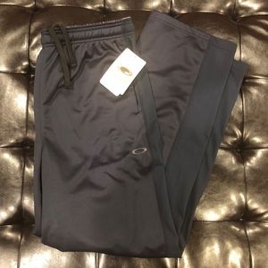 OAKLEY sweats